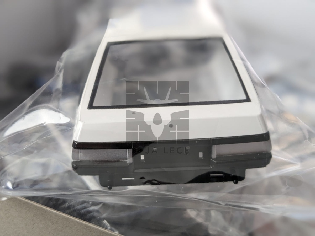Zdjęcie dodatkowe produktu Toyota AE86 Trueno Pre-Painted Initial D Takumi Fujiwara 1:24 Aoshima 061992
