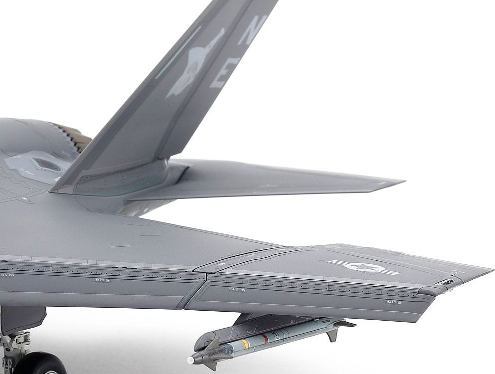 Zdjęcie dodatkowe produktu Lockheed Martin F-35C Lightning II 1:48 Tamiya 61127