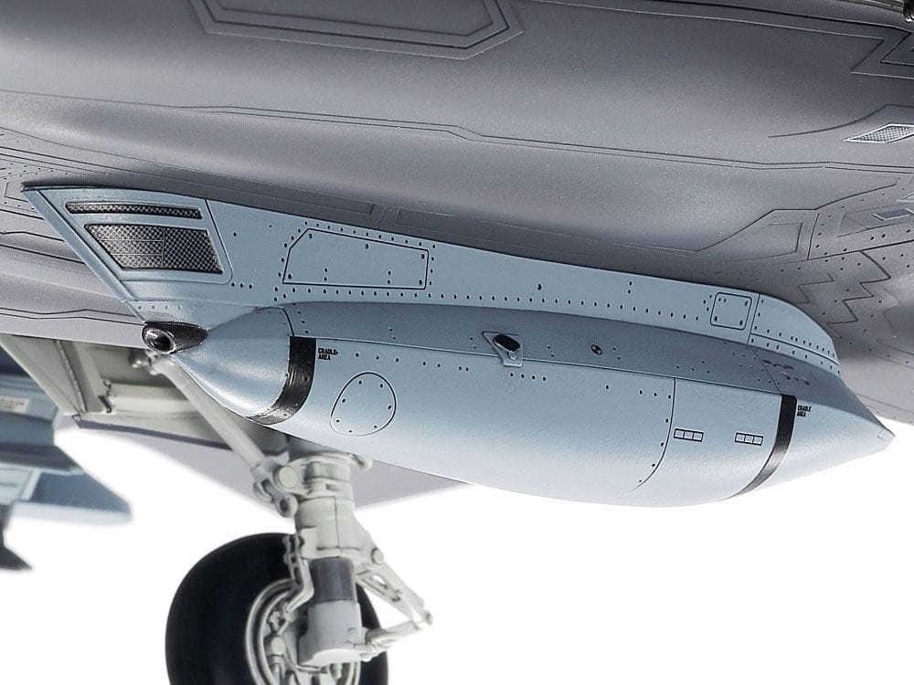 Zdjęcie dodatkowe produktu Lockheed Martin F-35C Lightning II 1:48 Tamiya 61127