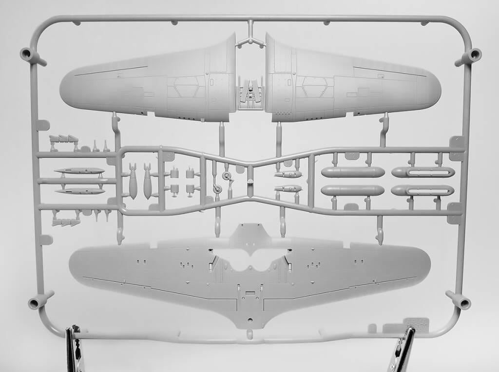 Zdjęcie dodatkowe produktu Hurricane Mk II A/B/C Dieppe Deluxe Set 1:72 Arma Hobby 70054