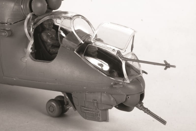 Zdjęcie dodatkowe produktu Mi-24B Hind 1:72 Zvezda 7293