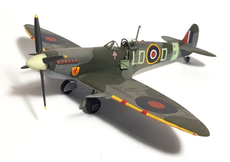 Zdjęcie dodatkowe produktu Spitfire Mk.IX 1:72 Italeri 0094