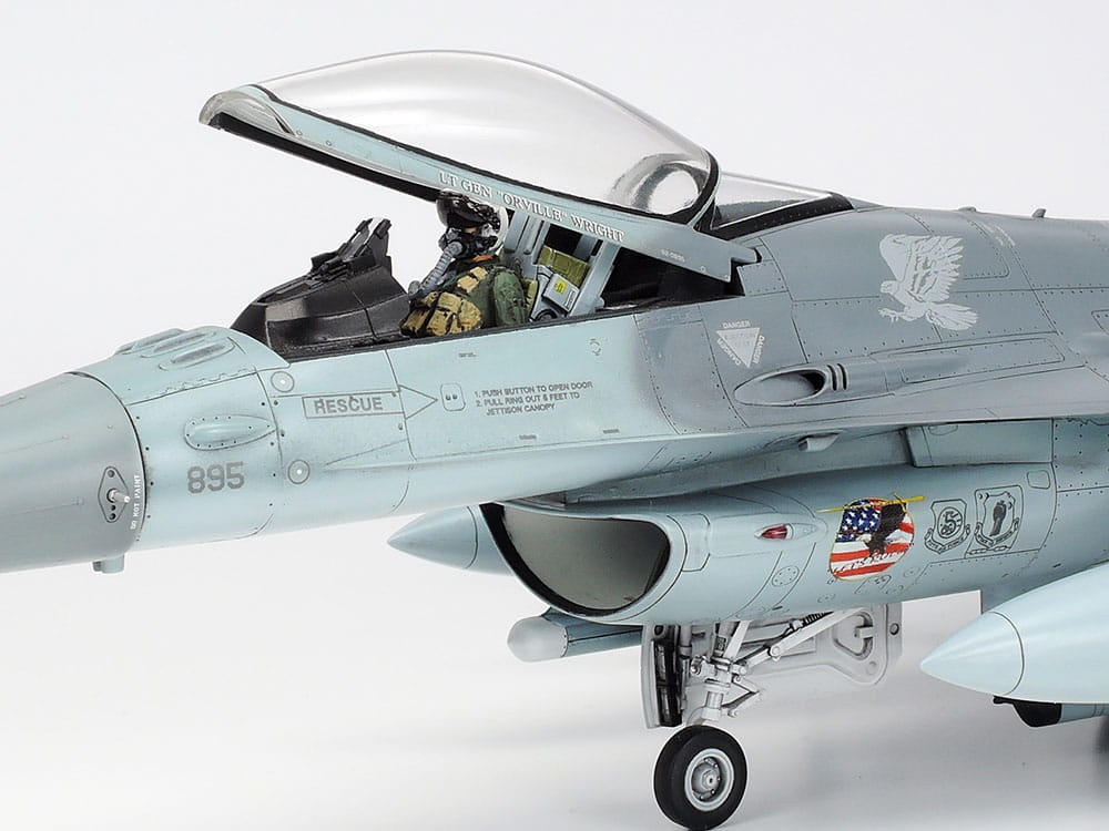 Zdjęcie dodatkowe produktu F-16CJ Fighting Falcon 1:48 Tamiya 61098