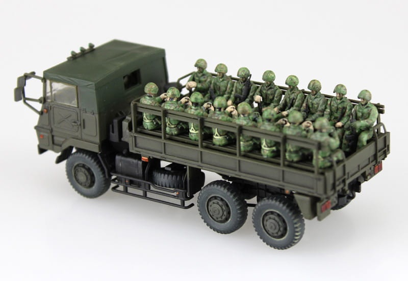 Zdjęcie dodatkowe produktu JGSDF Type73 Truck (W/20 Infantry Figures) 1:72 Aoshima 012093