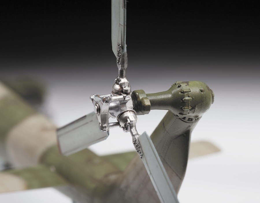 Zdjęcie dodatkowe produktu Mi-8MT Soviet Multipurpose Helicopter 1:48 Zvezda 4828