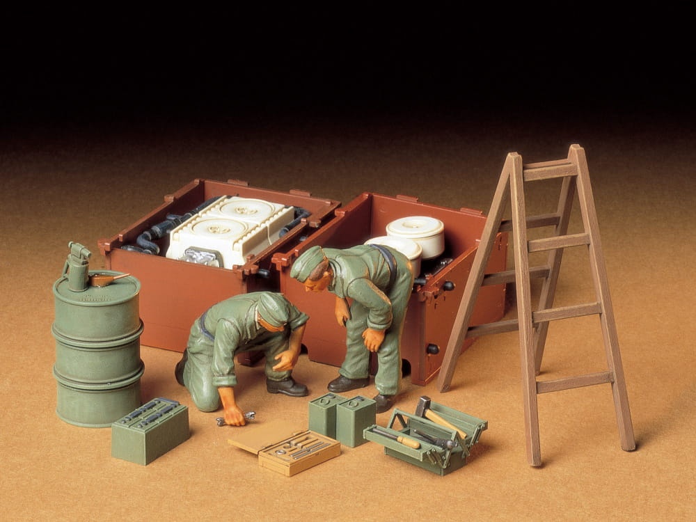 Zdjęcie dodatkowe produktu German Tank Engine Maintenance Crew Set 1:35 Tamiya 35180