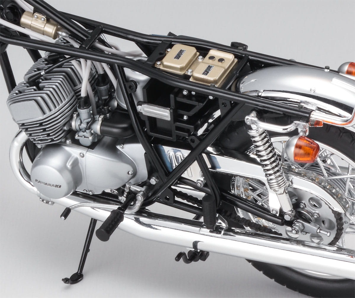 Zdjęcie dodatkowe produktu Kawasaki 500-SS/MACH III (H1) 1:12 Hasegawa BK10