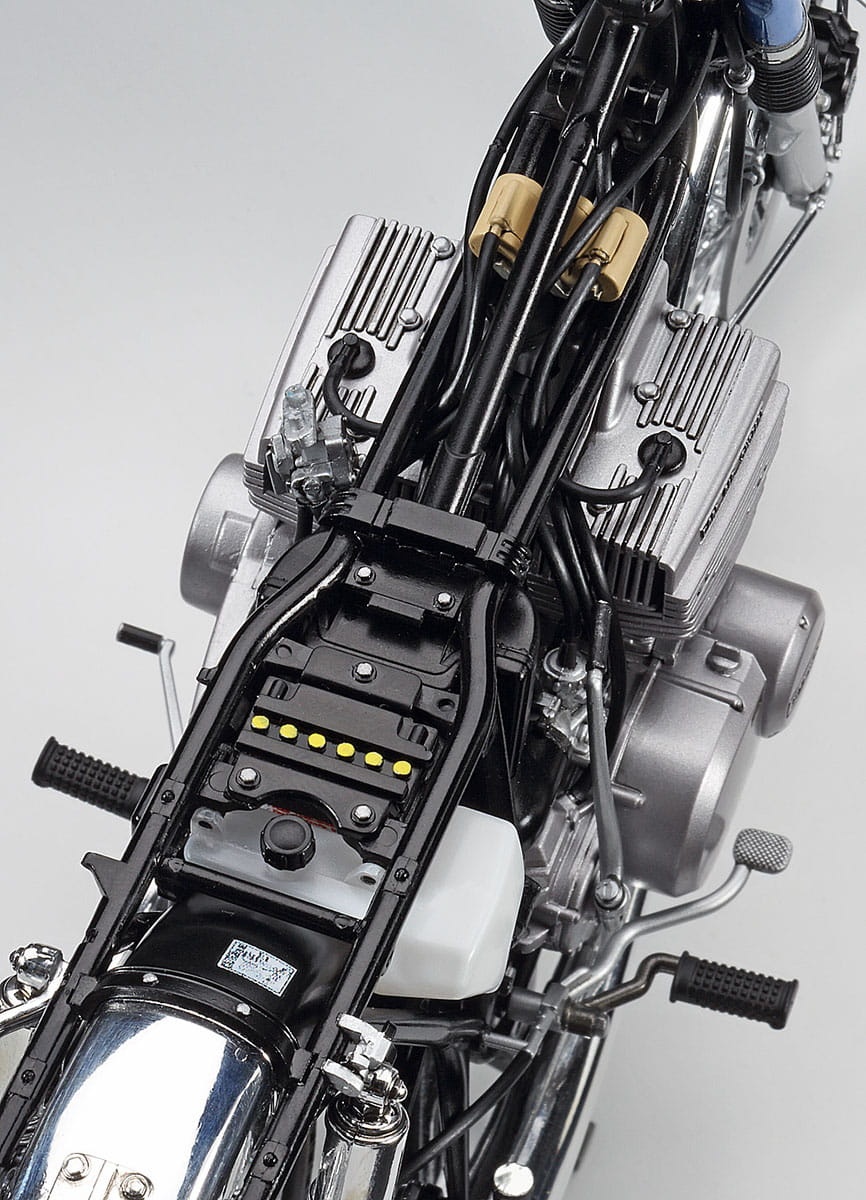 Zdjęcie dodatkowe produktu Suzuki GT380B (1972) 1:12 Hasegawa BK5