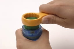 Zdjęcie dodatkowe produktu Otwieracz do butelek z farbą Mr. Cap Opener Mr. Hobby GT-56