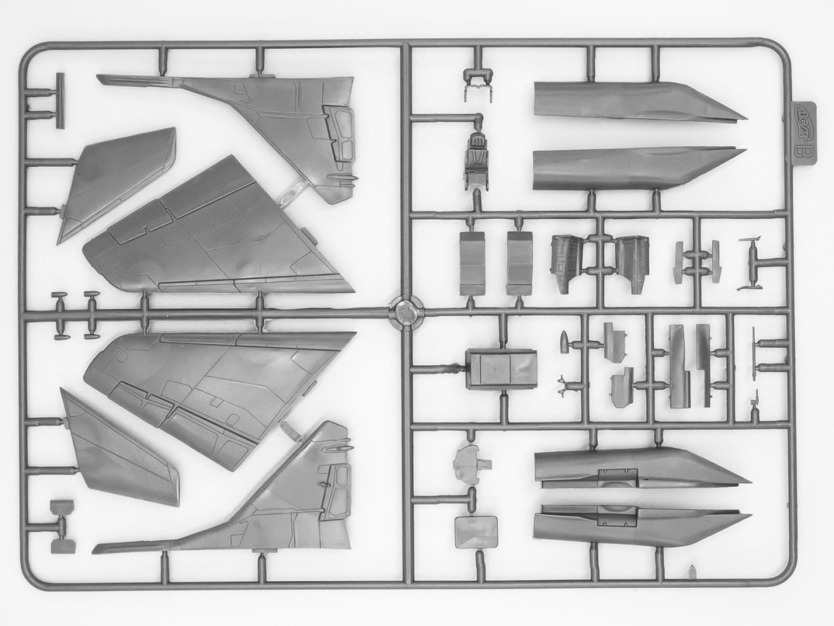 Zdjęcie dodatkowe produktu MiG-29 9-13 Radar Hunter 1:72 ICM 72143