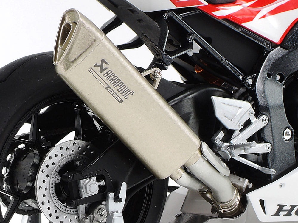 Zdjęcie dodatkowe produktu Honda CBR1000RR-R FIREBLADE SP 30th Anniversary 1:12 Tamiya 14141