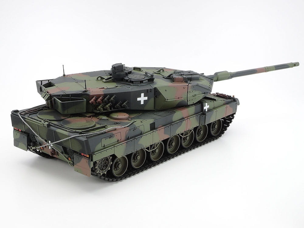 Zdjęcie dodatkowe produktu Leopard 2 A6 Tank "Ukraine" 1:35 Tamiya 25207