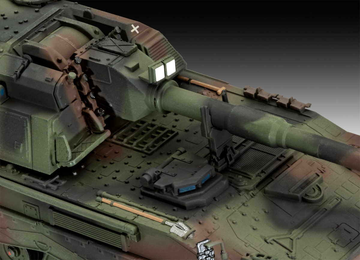 Zdjęcie dodatkowe produktu Panzerhaubitze 2000 1:72 Revell 03347