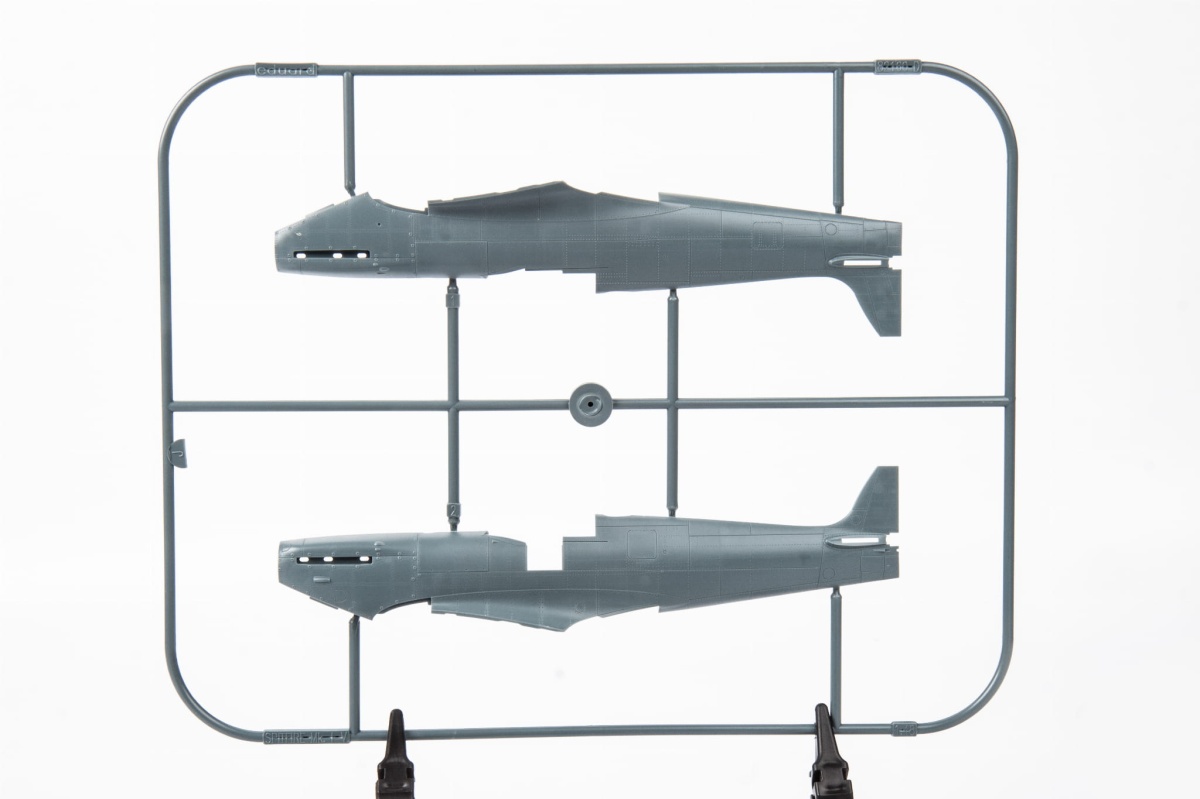 Zdjęcie dodatkowe produktu Spitfire Mk. Vc 1:48 Eduard 84192 Weekend Edition