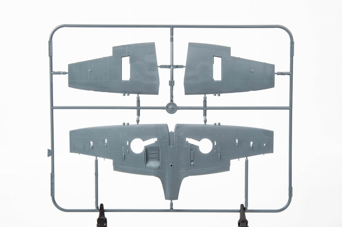 Zdjęcie dodatkowe produktu Spitfire Mk. Vc 1:48 Eduard 84192 Weekend Edition