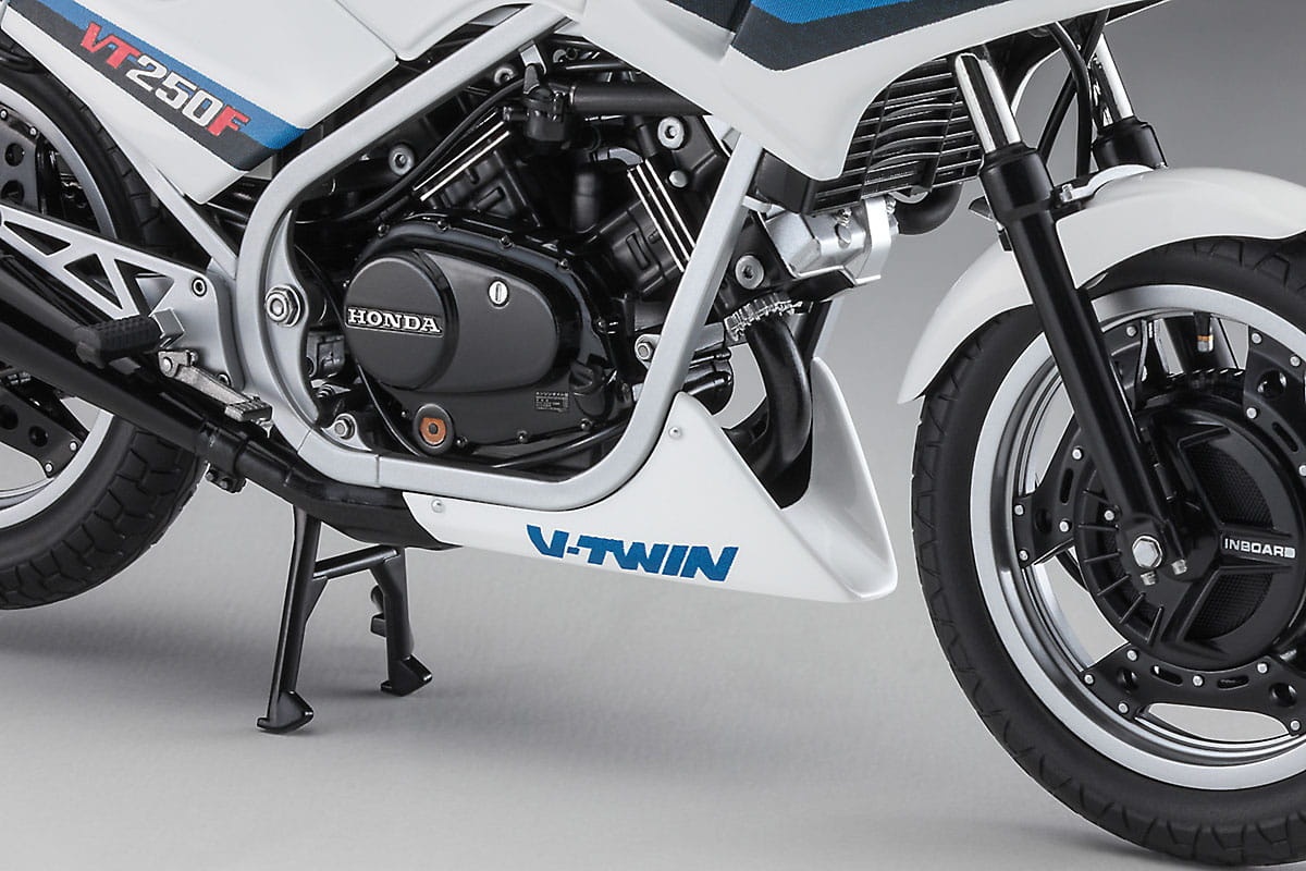 Zdjęcie dodatkowe produktu Honda VT250F (MC08) (1984) 1:12 Hasegawa BK14