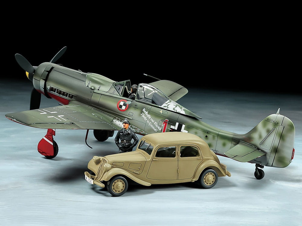 Zdjęcie dodatkowe produktu Fw190 D-9 JV44 and Citroen 11CV 1:48 Tamiya 25213