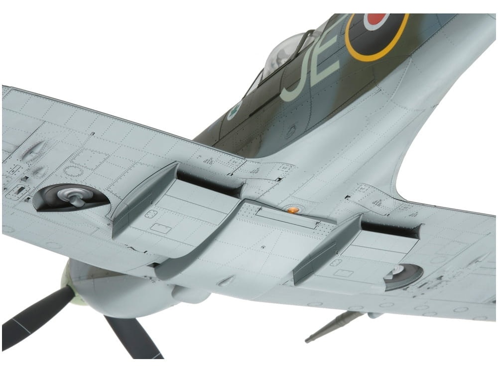 Zdjęcie dodatkowe produktu Supermarine Spitfire Mk.IXc 1:32 Tamiya 60319