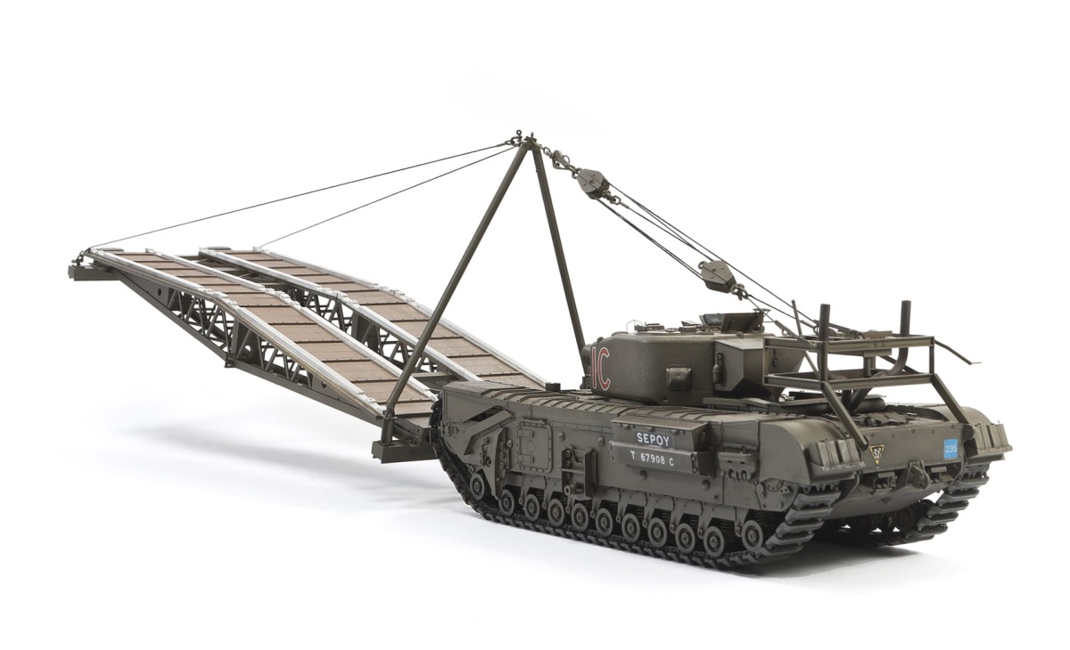 Zdjęcie dodatkowe produktu Churchill MK.IV AVRE with SBG bridge 1:35 AFV Club 35342