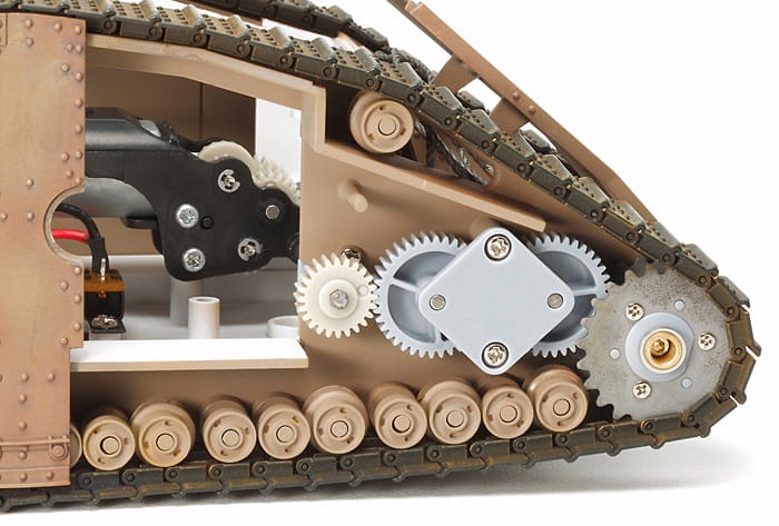 Zdjęcie dodatkowe produktu WWI British Tank Mk.IV Male (z silnikiem) 1:35 Tamiya 30057