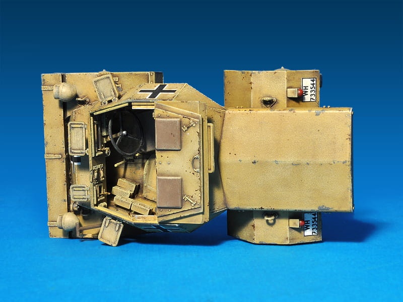 Zdjęcie dodatkowe produktu Leichter Pz.kpfw. 202(e) W/crew Dingo Mk.i 1:35 MiniArt 35082