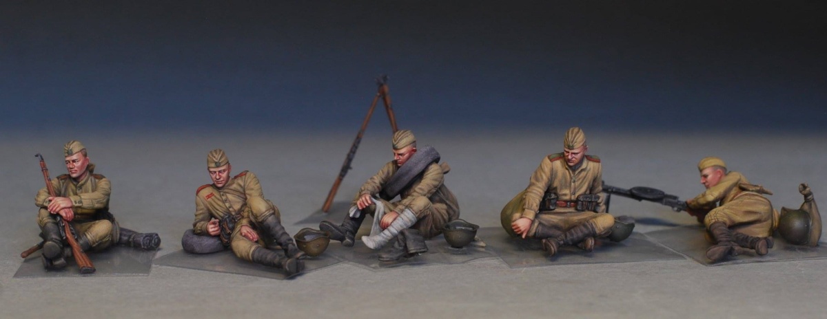 Zdjęcie dodatkowe produktu Soviet Soldiers Taking A Break 1:35 MiniArt 35233