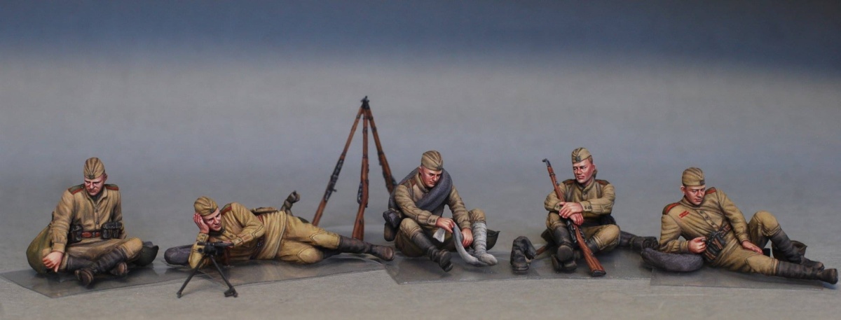 Zdjęcie dodatkowe produktu Soviet Soldiers Taking A Break 1:35 MiniArt 35233
