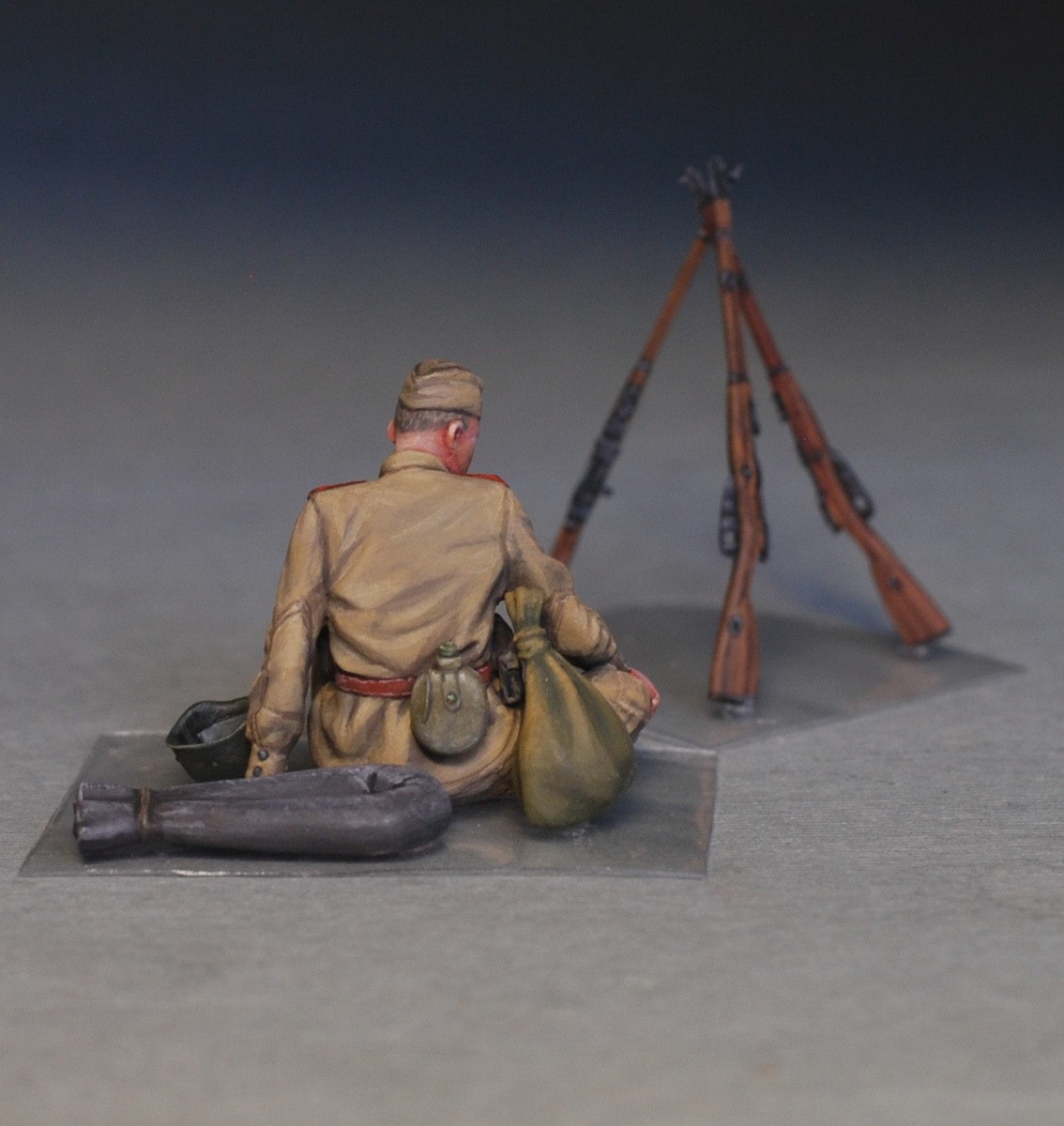 Zdjęcie dodatkowe produktu Soviet Soldiers Taking A Break 1:35 MiniArt 35233