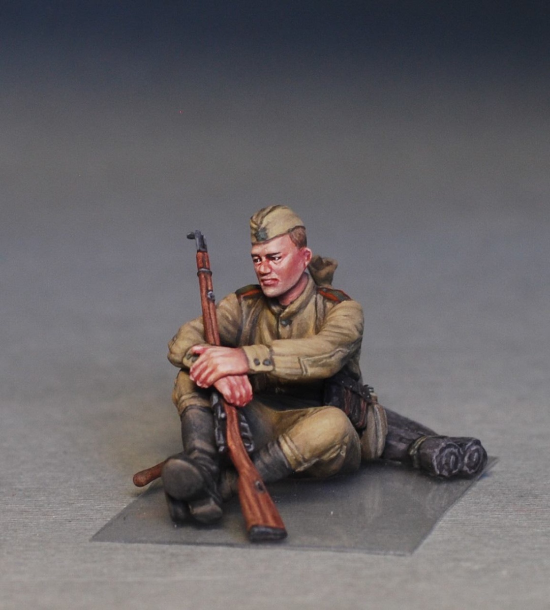 Zdjęcie dodatkowe produktu Soviet Soldiers Taking A Break 1:35 MiniArt 35233