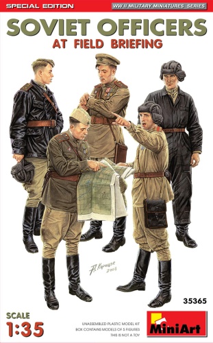 Soviet Officers At Field Briefing. Special Edition 1:35 MiniArt 35365