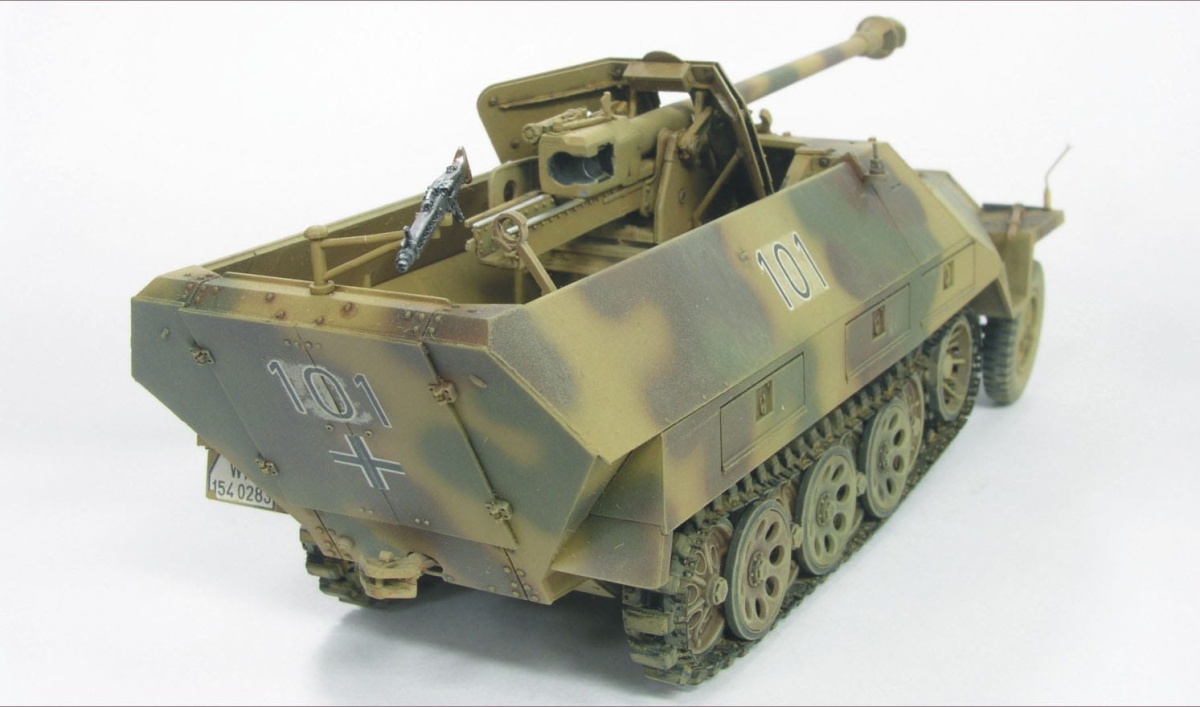 Zdjęcie dodatkowe produktu Sd.Kfz. 251/22 Ausf.D Pakwagen 1:35 AFV Club 35083