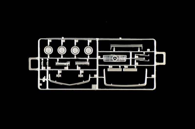 Zdjęcie dodatkowe produktu Mercedes Benz 500 SLC 1:24 Italeri 3633