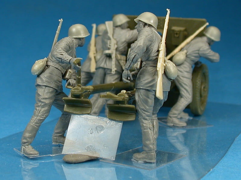 Zdjęcie dodatkowe produktu Soviet Artillery Crew On Maneuver 1:35 MiniArt 35081