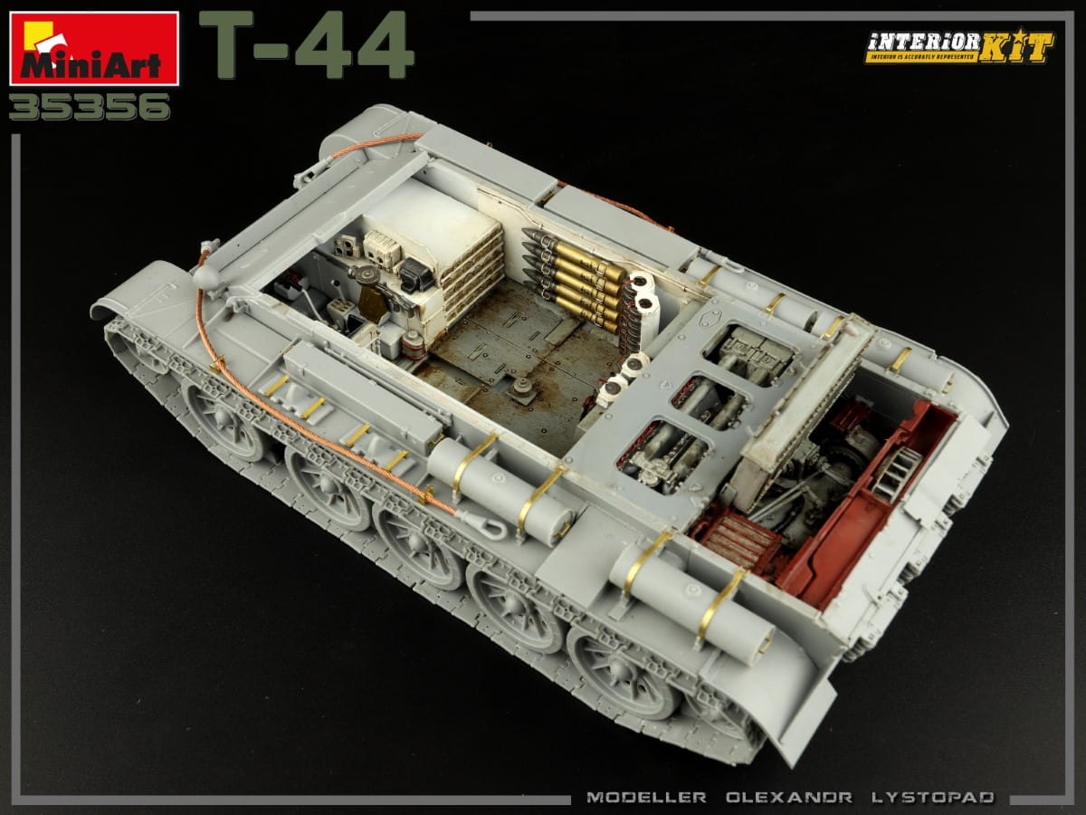 Zdjęcie dodatkowe produktu T-44 with Interior Kit 1:35 MiniArt 35356