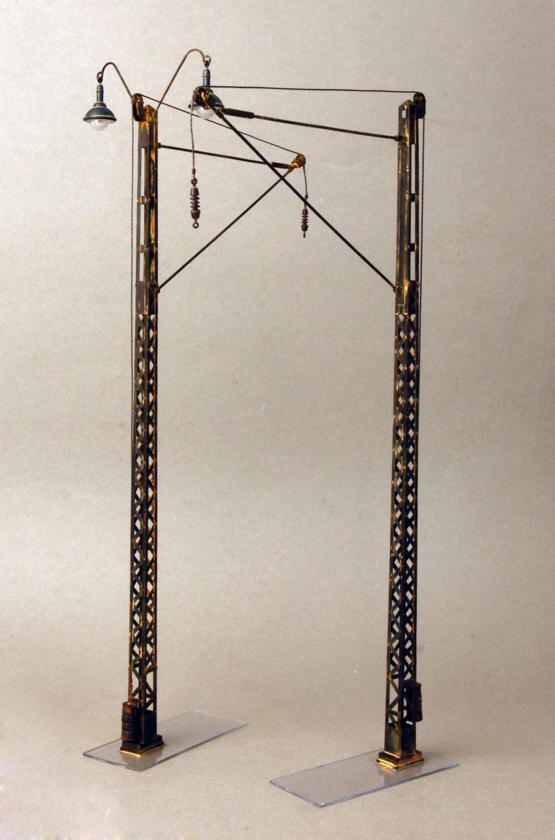 Zdjęcie dodatkowe produktu Railroad Power Poles and Lamps 1:35 MiniArt 35570