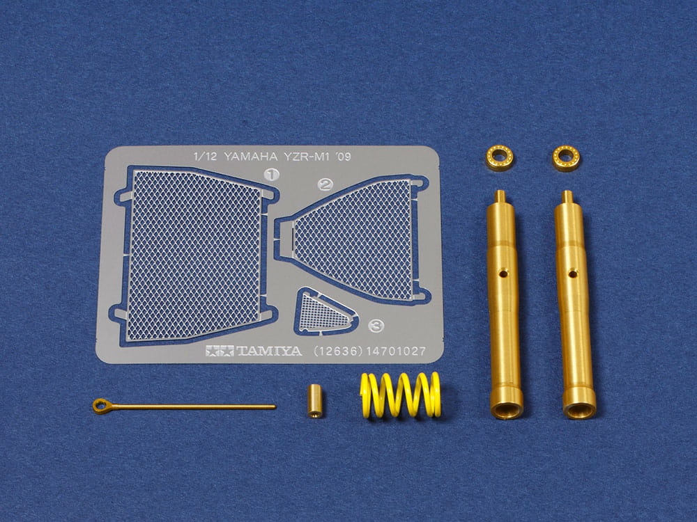 Zdjęcie dodatkowe produktu Yamaha YZR-M1 09 Front Fork Set 1:12 Tamiya 12636