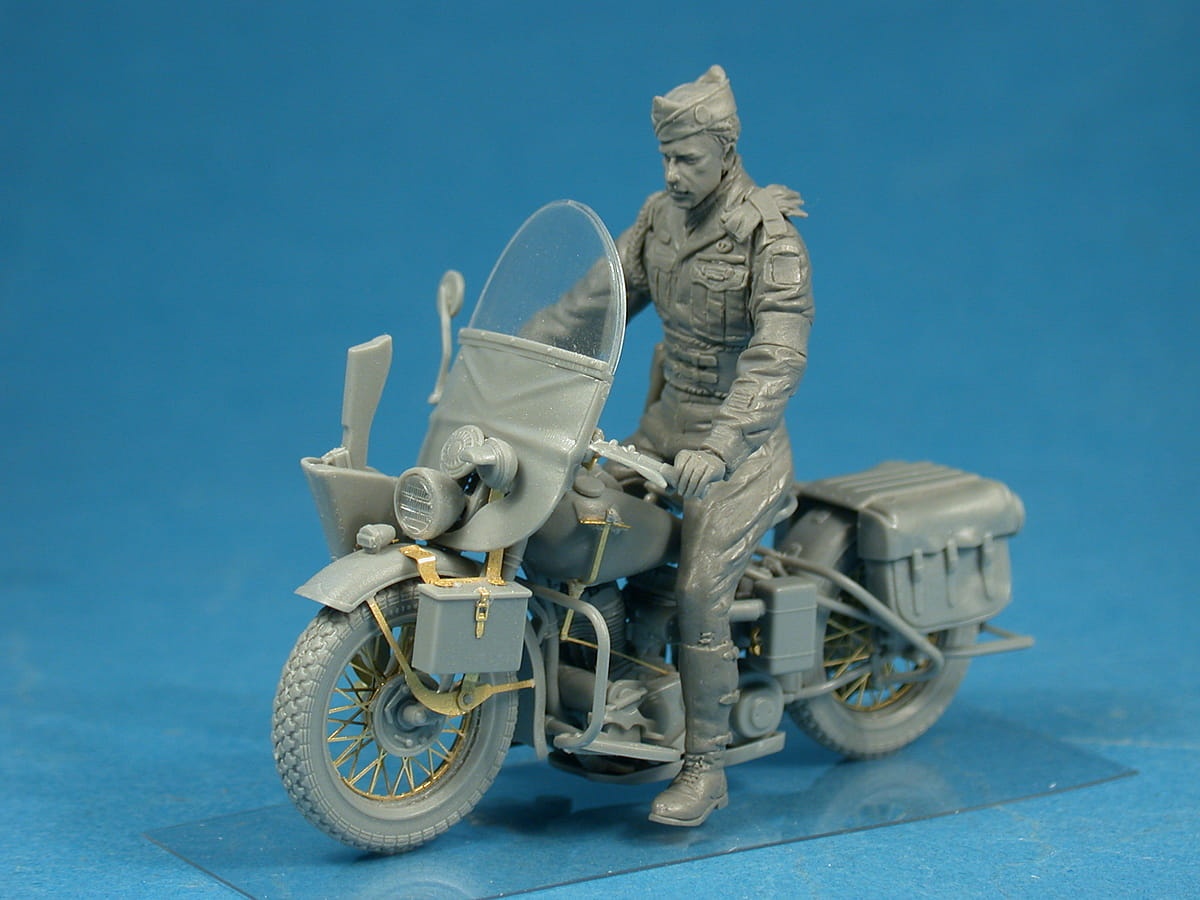 Zdjęcie dodatkowe produktu US Military Policeman w/Motorcycle 1:35 MiniArt 35168