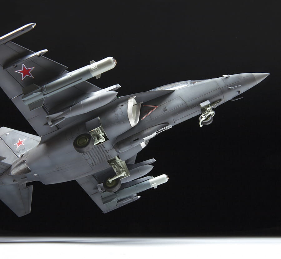 Zdjęcie dodatkowe produktu YAK-130 rosyjski lekki bombowiec 1:48 Zvezda 4818