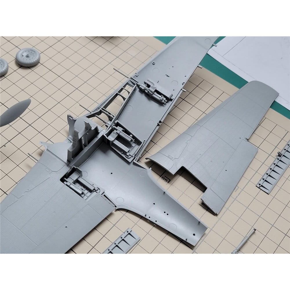 Zdjęcie dodatkowe produktu Focke-Wulf Fw190A-6 w/WGr.21 And Full Engine And Weapon Interior 1:35 Border Model BF003