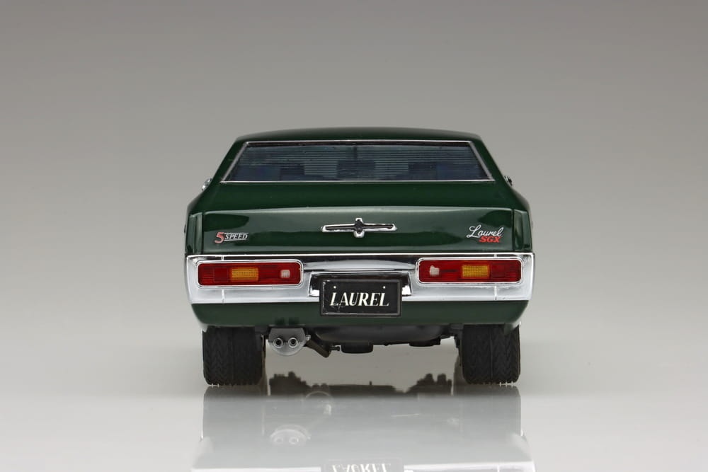 Zdjęcie dodatkowe produktu Nissan KHC130 Laurel HT 2000SGX '72 1:24 Aoshima 05950