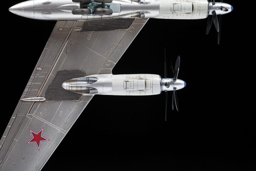 Zdjęcie dodatkowe produktu Tu-95MS Bear 1:144 Zvezda 7038