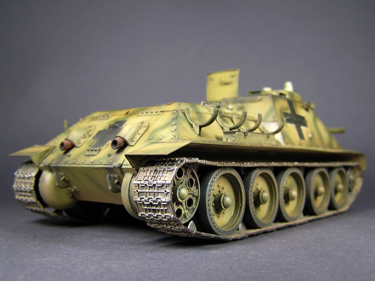 Zdjęcie dodatkowe produktu Jagdpanzer Su-85 (r) W/crew 1:35 MiniArt 35229