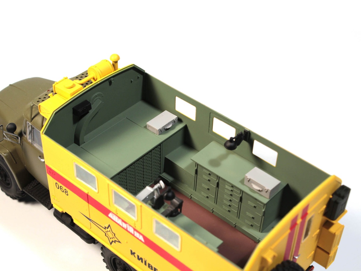Zdjęcie dodatkowe produktu ZiL-131 Emergency Truck 1:35 ICM 35518