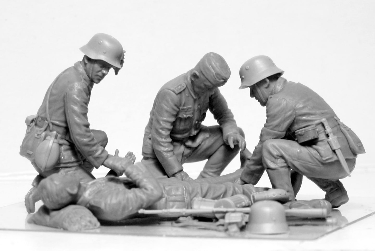 Zdjęcie dodatkowe produktu WWII German Military Medical Personnel 1:35 ICM 35620
