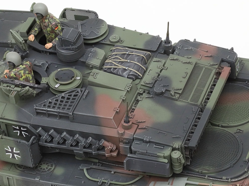 Zdjęcie dodatkowe produktu Leopard 2 A7V 1:35 Tamiya 35387
