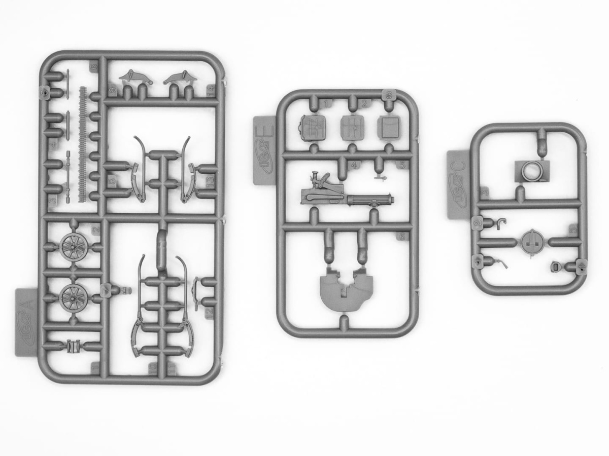 Zdjęcie dodatkowe produktu Infantry weapons and chevrons 1:35 ICM 35749