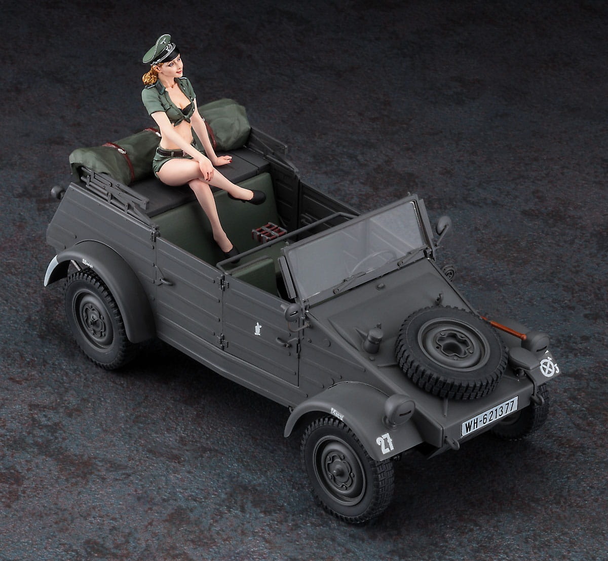 Zdjęcie dodatkowe produktu Pkw.K1 Kubelwagen Type 82 w/Blond Girls Figure 1:24 Hasegawa SP453