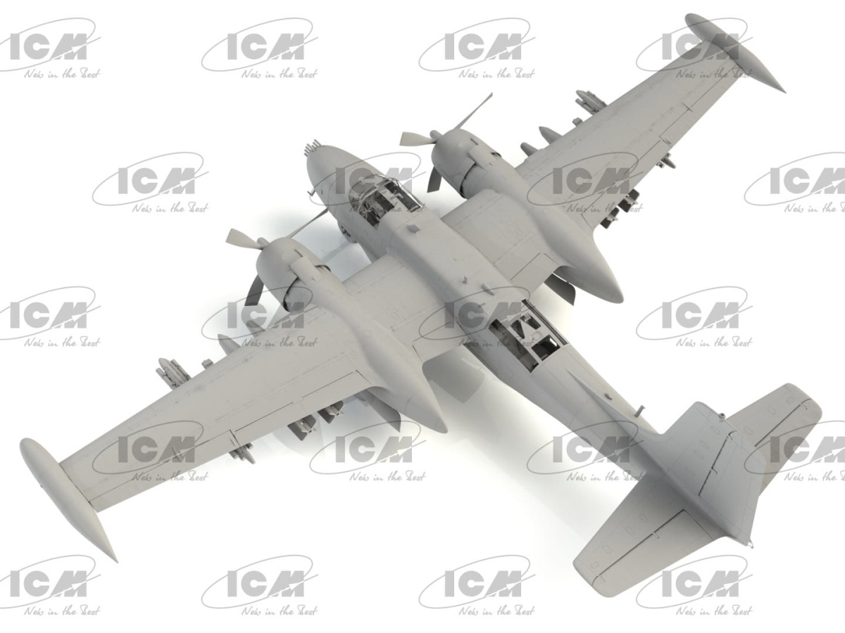 Zdjęcie dodatkowe produktu B-26K with USAF Pilots and Ground Personnel 1:48 ICM 48280