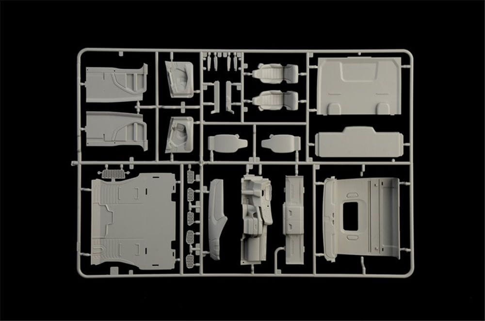 Zdjęcie dodatkowe produktu Scania S770 4x2 Normal Roof 1:24 Italeri 3961