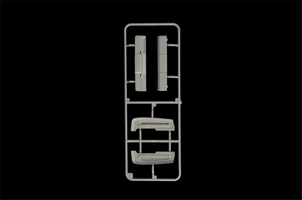 Zdjęcie dodatkowe produktu Scania S770 4x2 Normal Roof 1:24 Italeri 3961